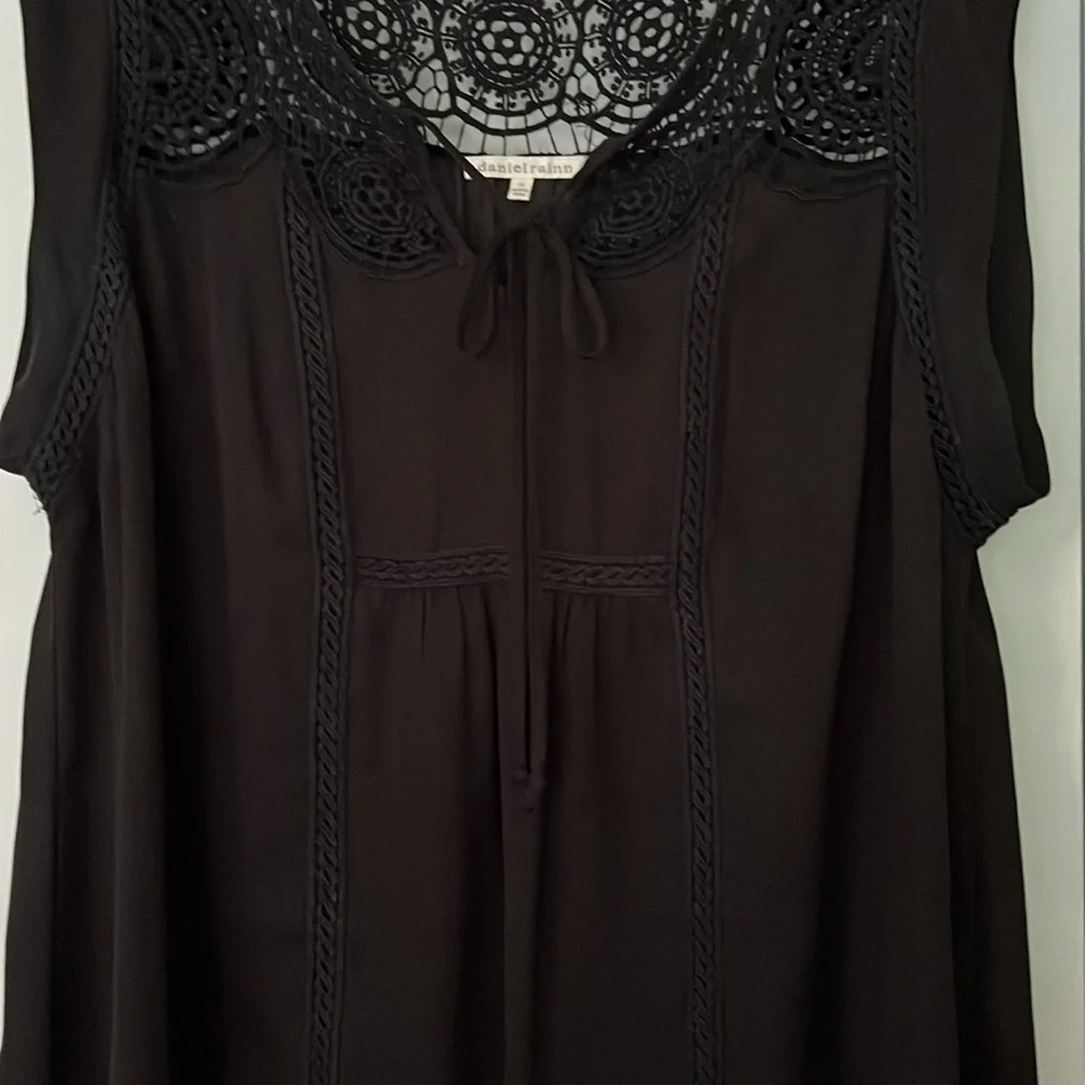 Daniel Rainn Black Cap Sleeve Embellished Blouse - Picture 3 of 10